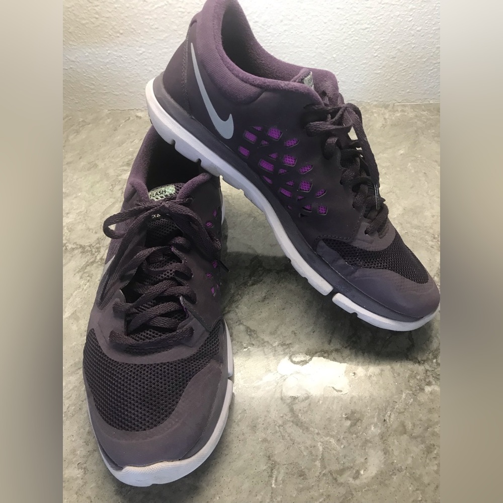 Nike Sneakers tennis Shoes